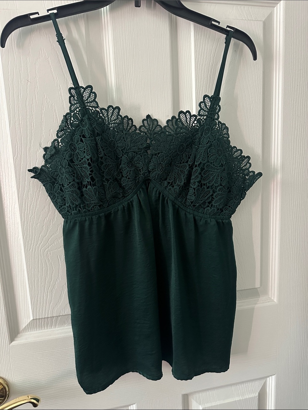 Listicle Dark Green Lace-Trim Spaghetti Strap Cami
